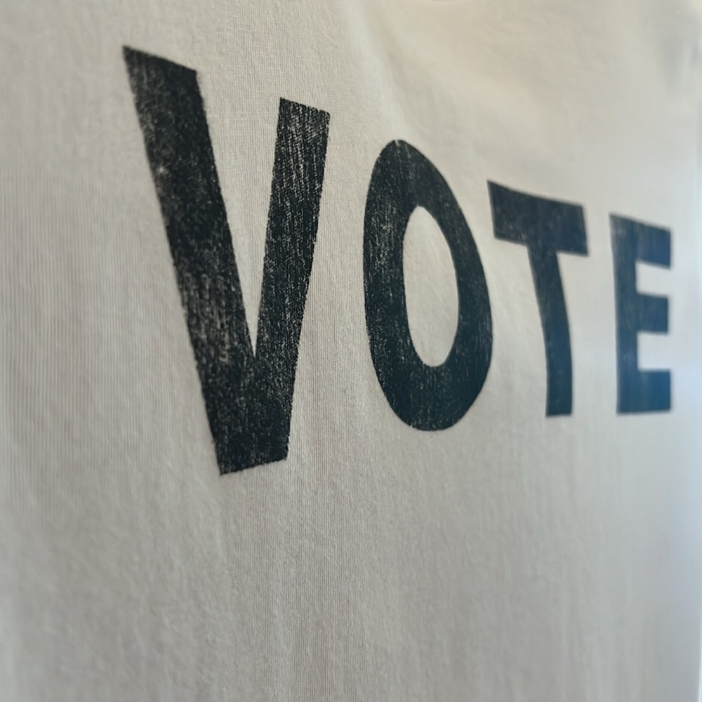 PRINCE PETER COLLECTION VOTE Short T-Shirt - Picture 2 of 12